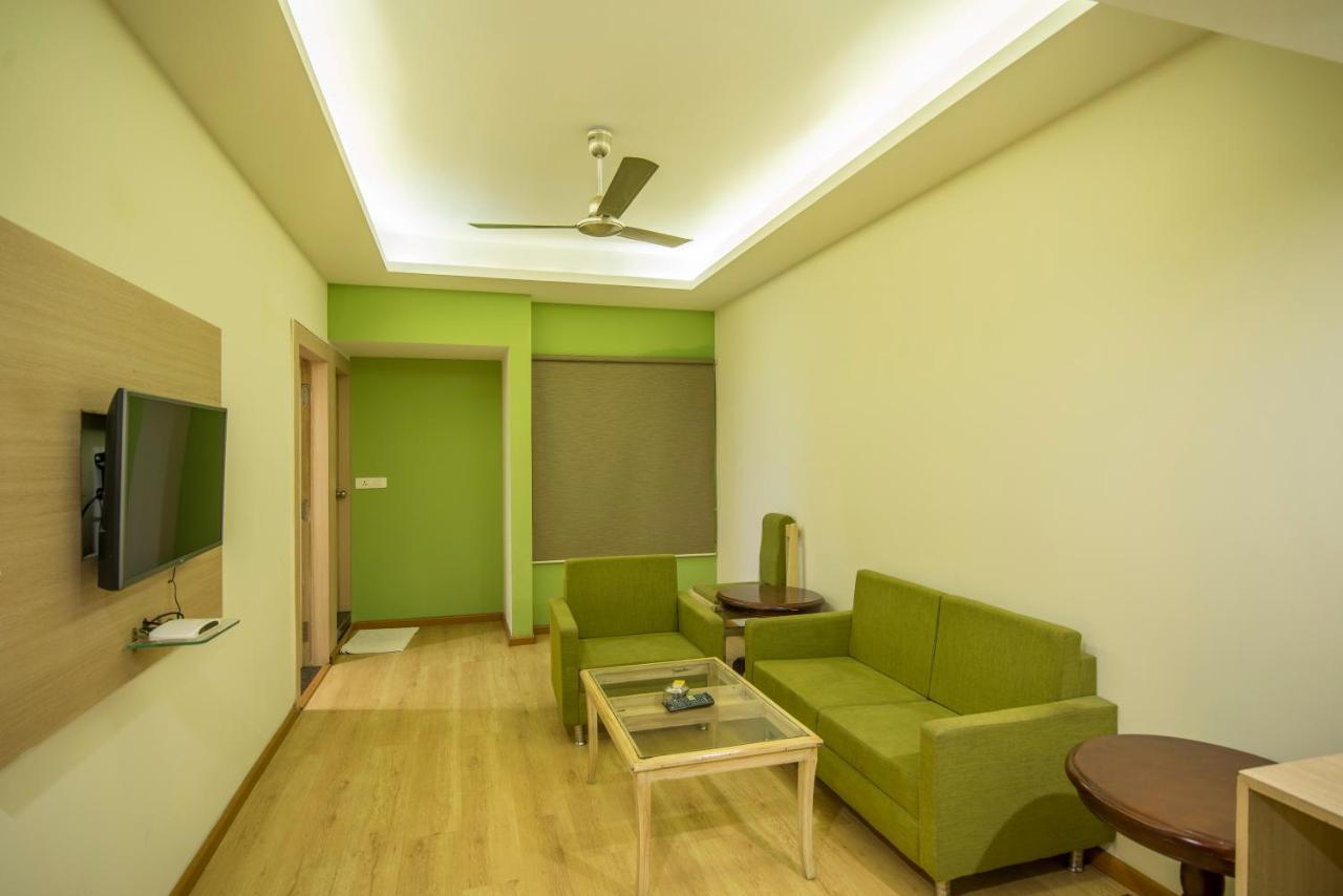 Palette Hotel Nisarga By Sunday Бопал Екстериор снимка